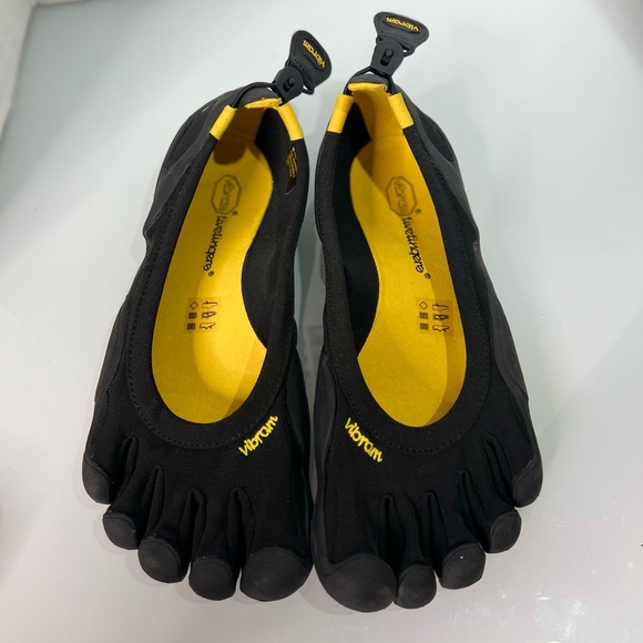 Vibram | Shoes | Vibram Fivefingers 